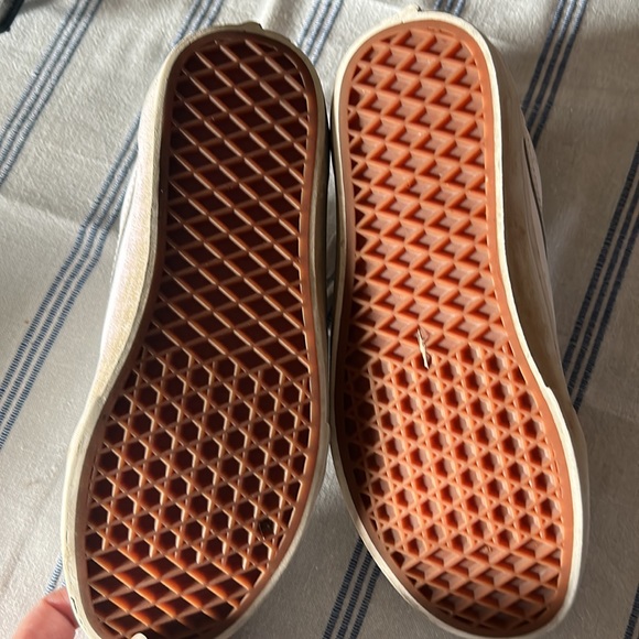 Vans - Picture 3 of 4